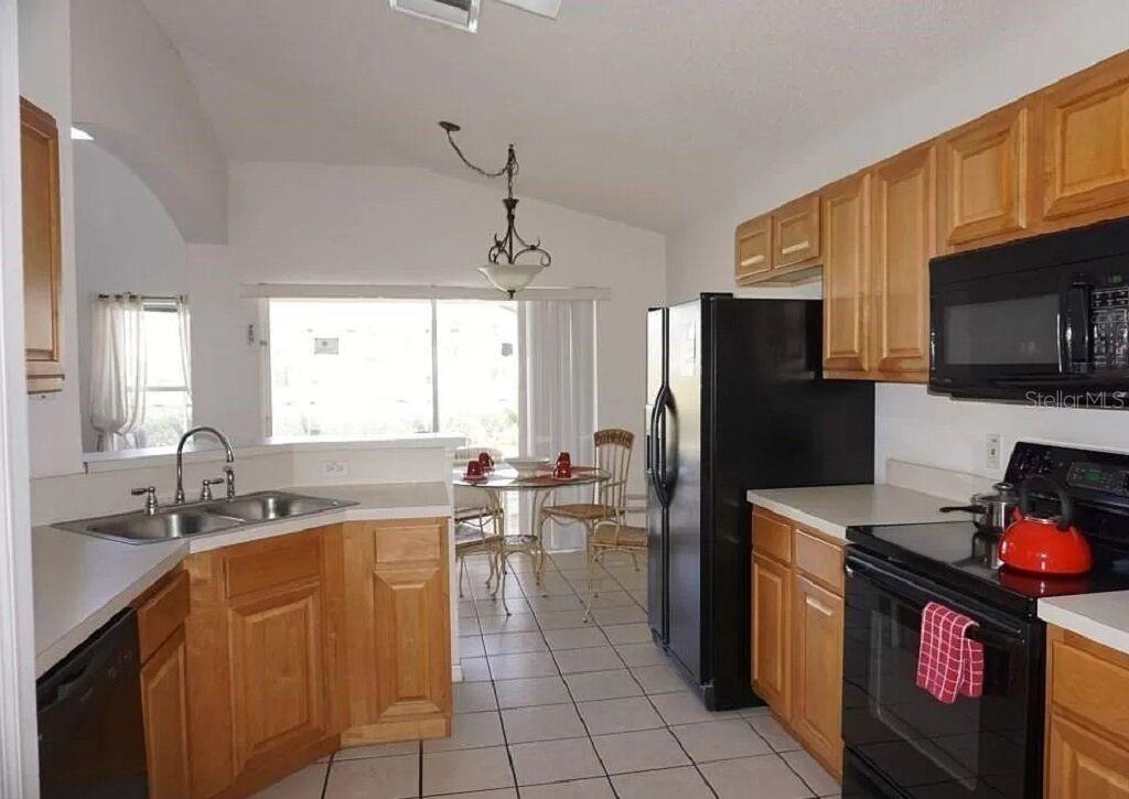 936 LAKE BERKLEY DR, KISSIMMEE, FL — photo 7