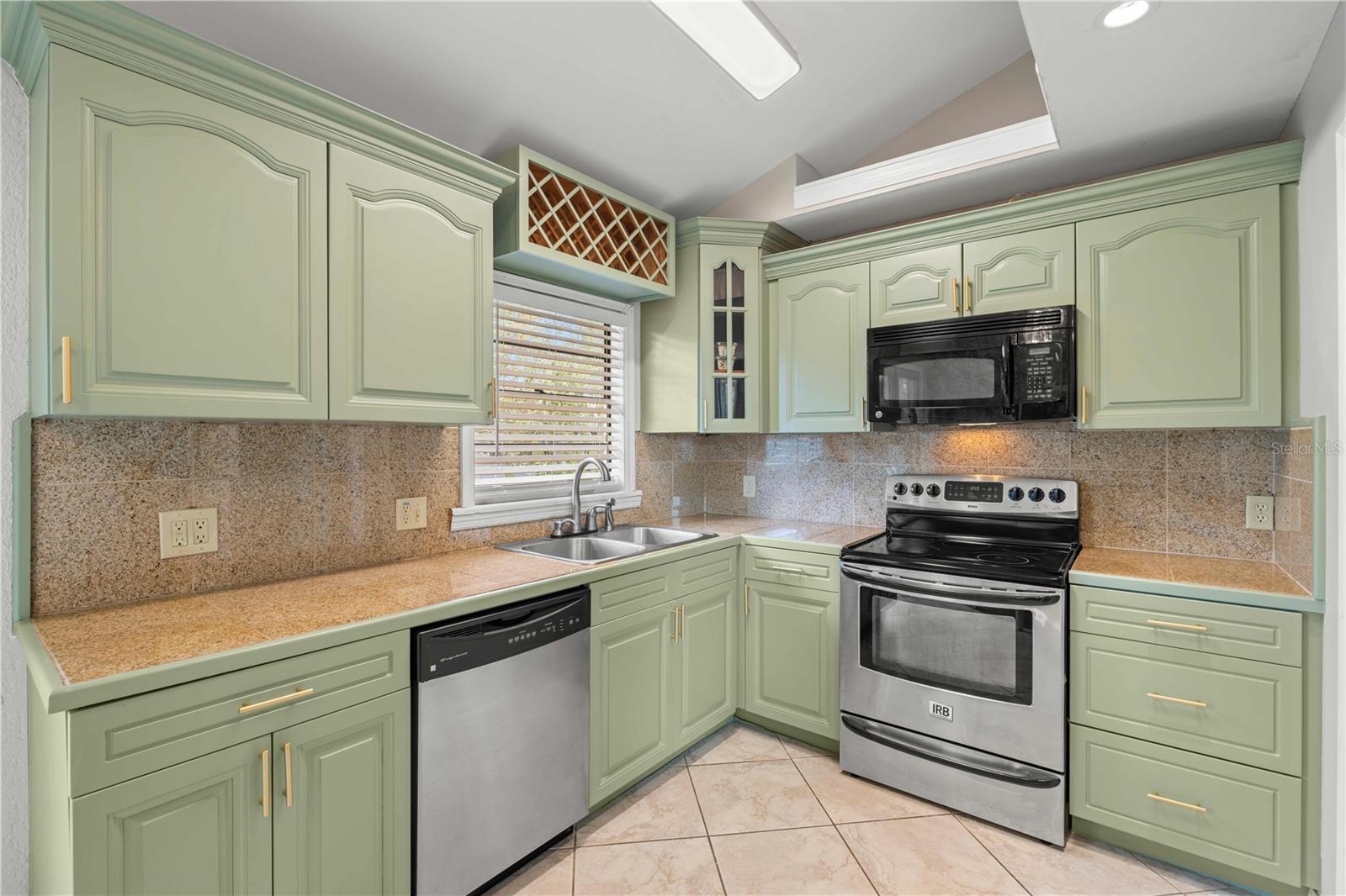 2302 BAY BLVD, INDIAN ROCKS BEACH, FL — photo 33