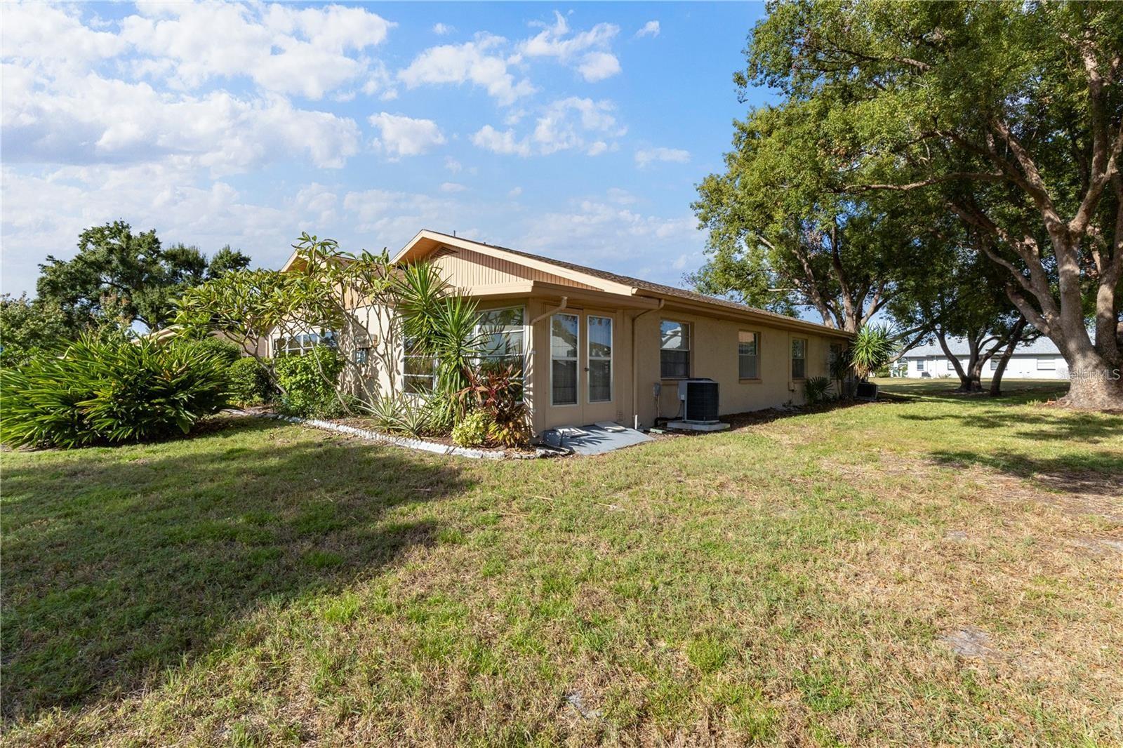 409 FELTHAM TRL #B, SUN CITY CENTER, FL — photo 21