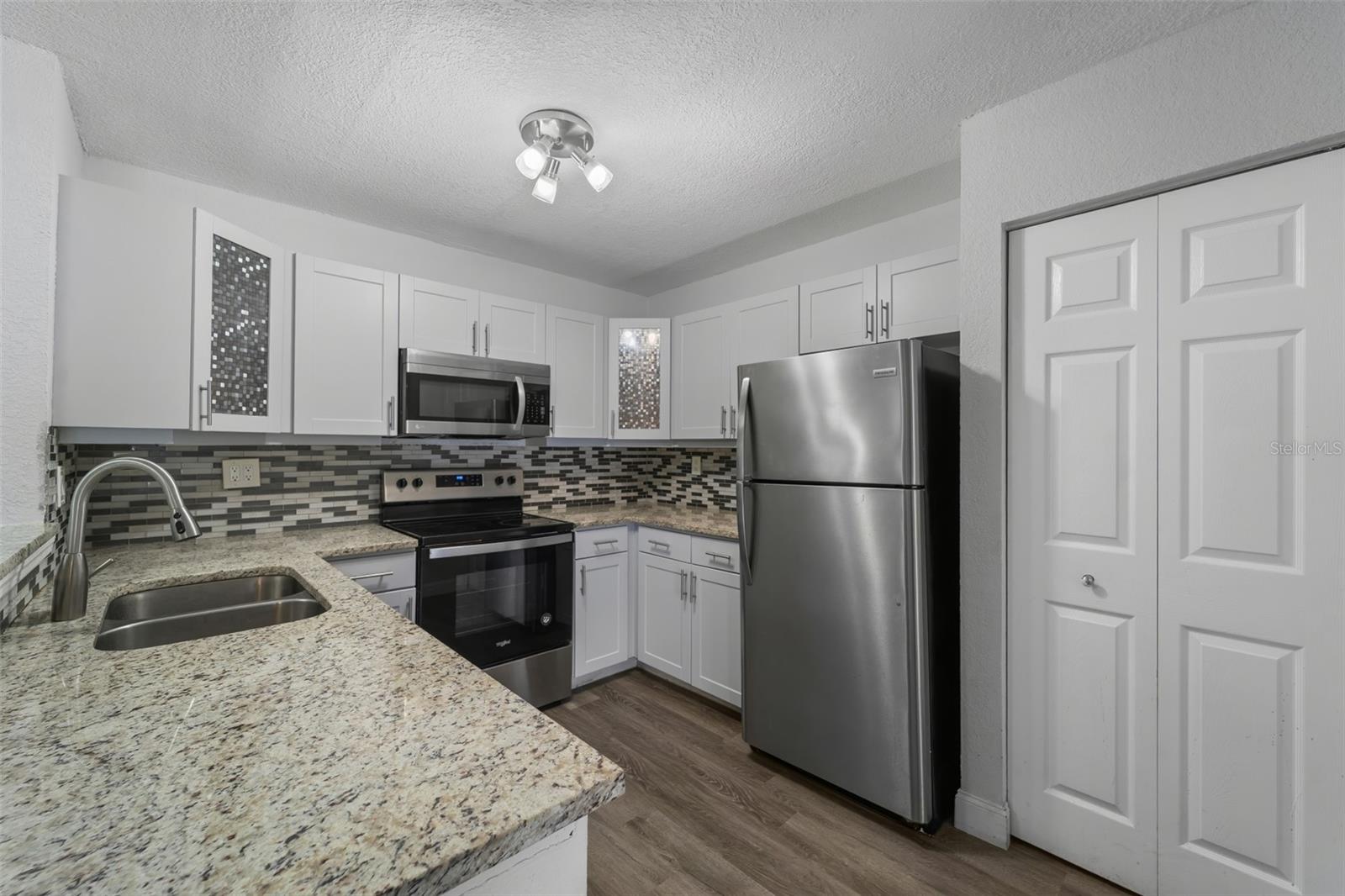 5742 BAYWATER DR, TAMPA, FL — photo 8