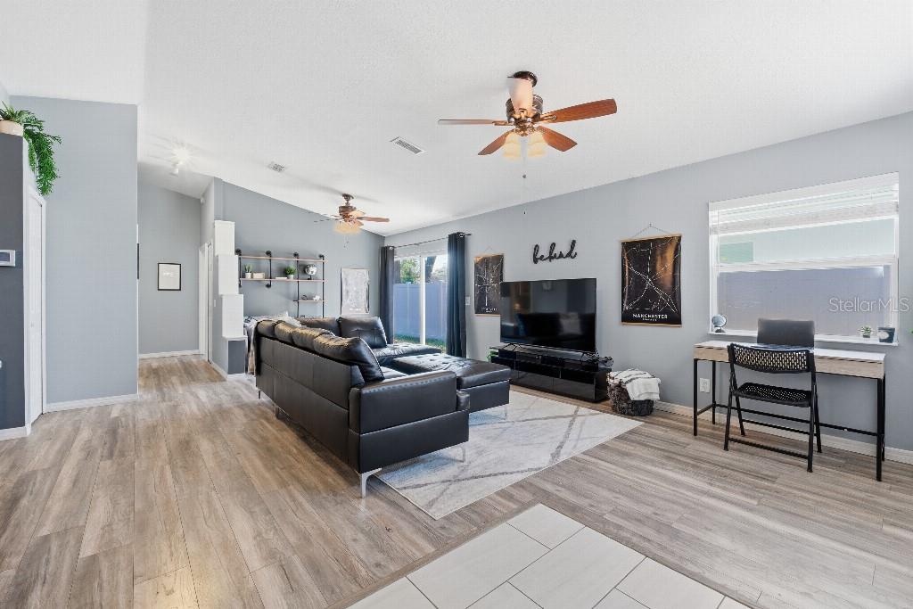 25130 ENSLEY RD, SORRENTO, FL — photo 5