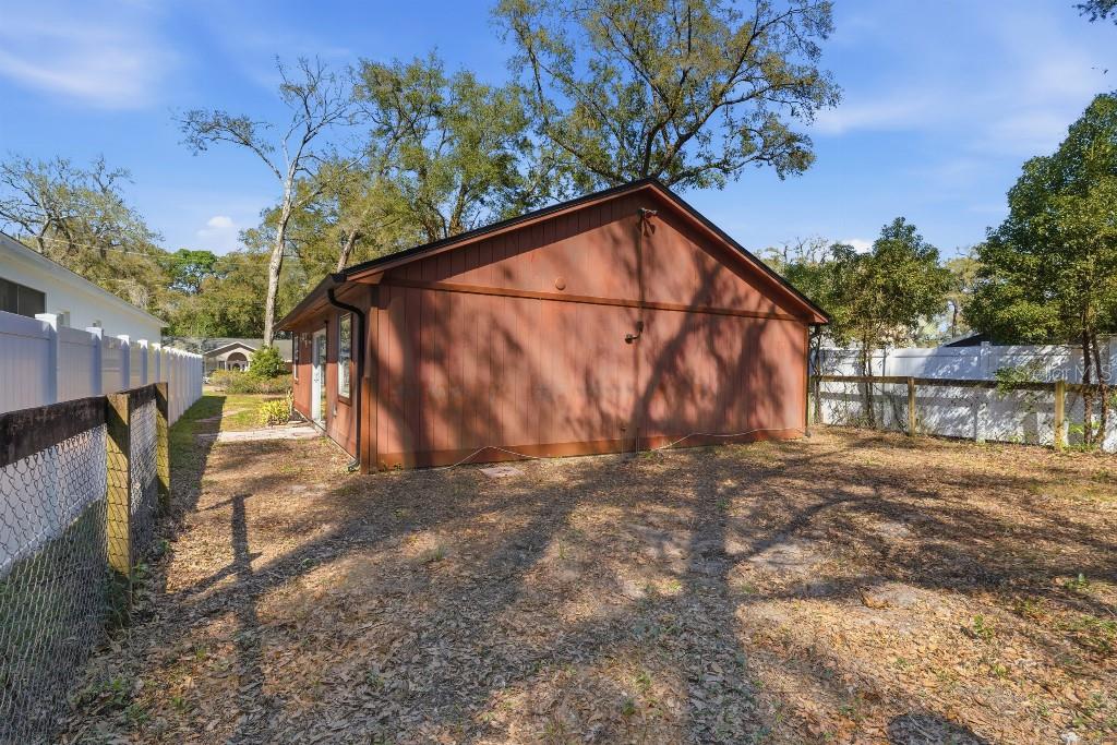 25130 ENSLEY RD, SORRENTO, FL — photo 27