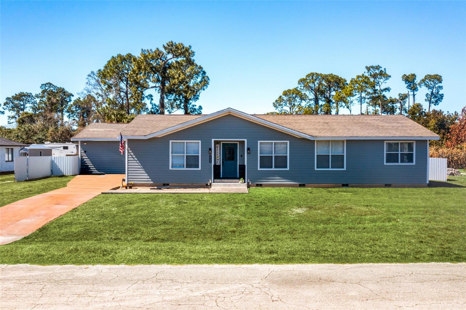 323 GREENWOOD AVE, LEHIGH ACRES, FL — photo 2