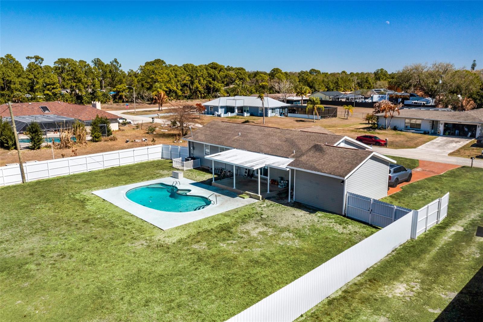 323 GREENWOOD AVE, LEHIGH ACRES, FL — photo 4