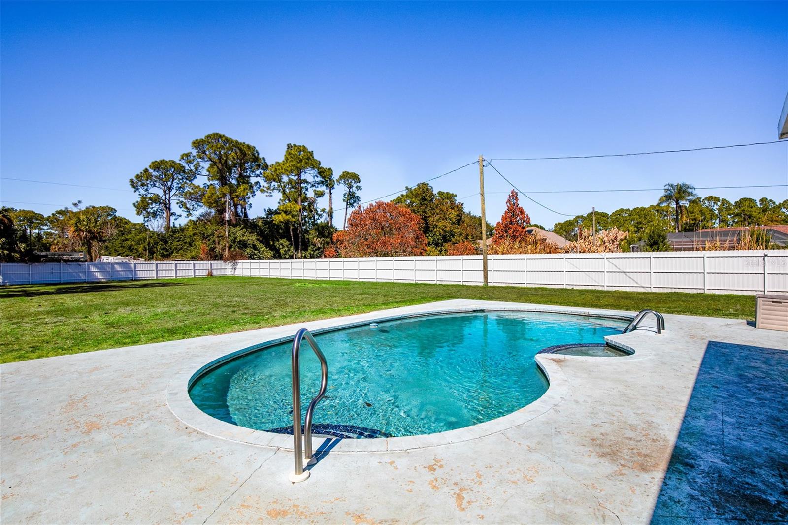 323 GREENWOOD AVE, LEHIGH ACRES, FL — photo 8
