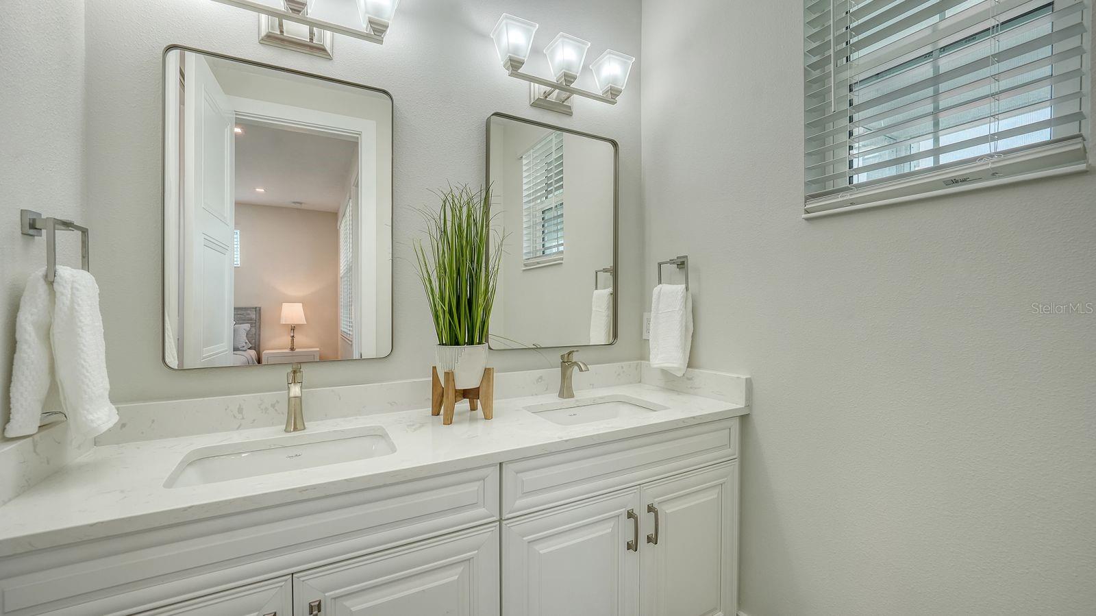 12413 GULF BREEZE TER, CORTEZ, FL — photo 25