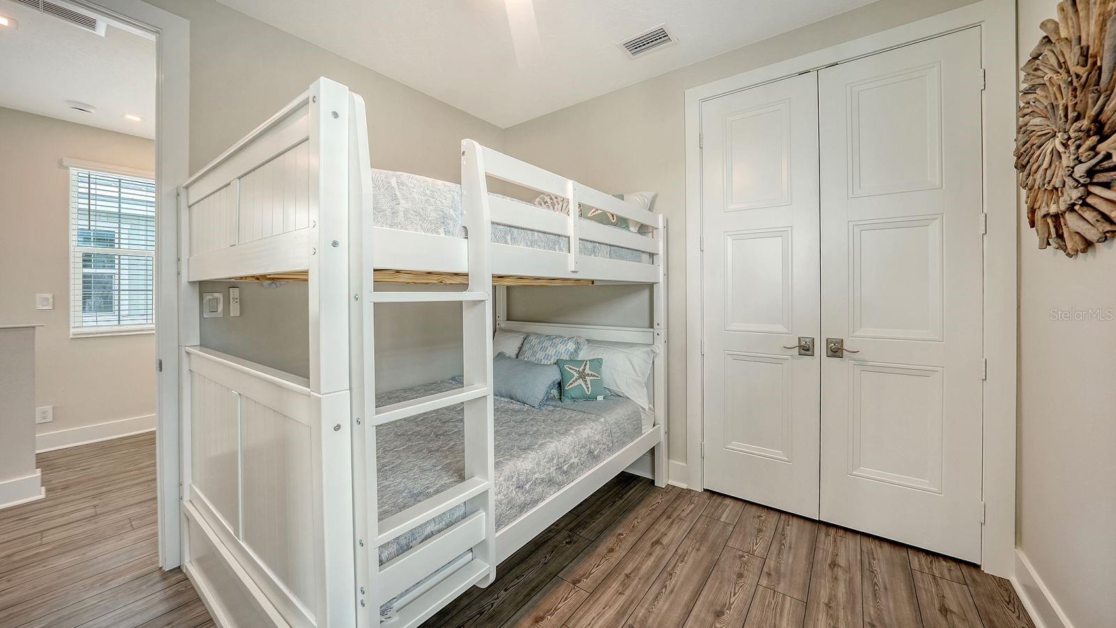 12413 GULF BREEZE TER, CORTEZ, FL — photo 29