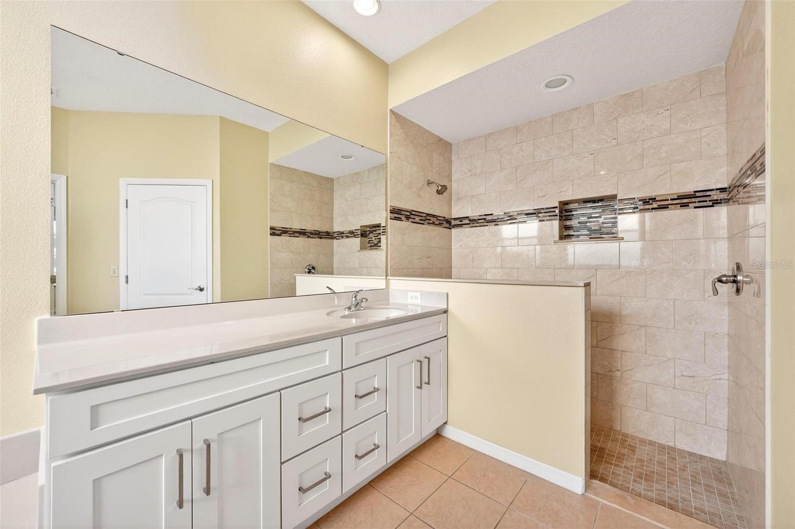 18172 THORNHILL GRAND CIR, ORLANDO, FL — photo 42