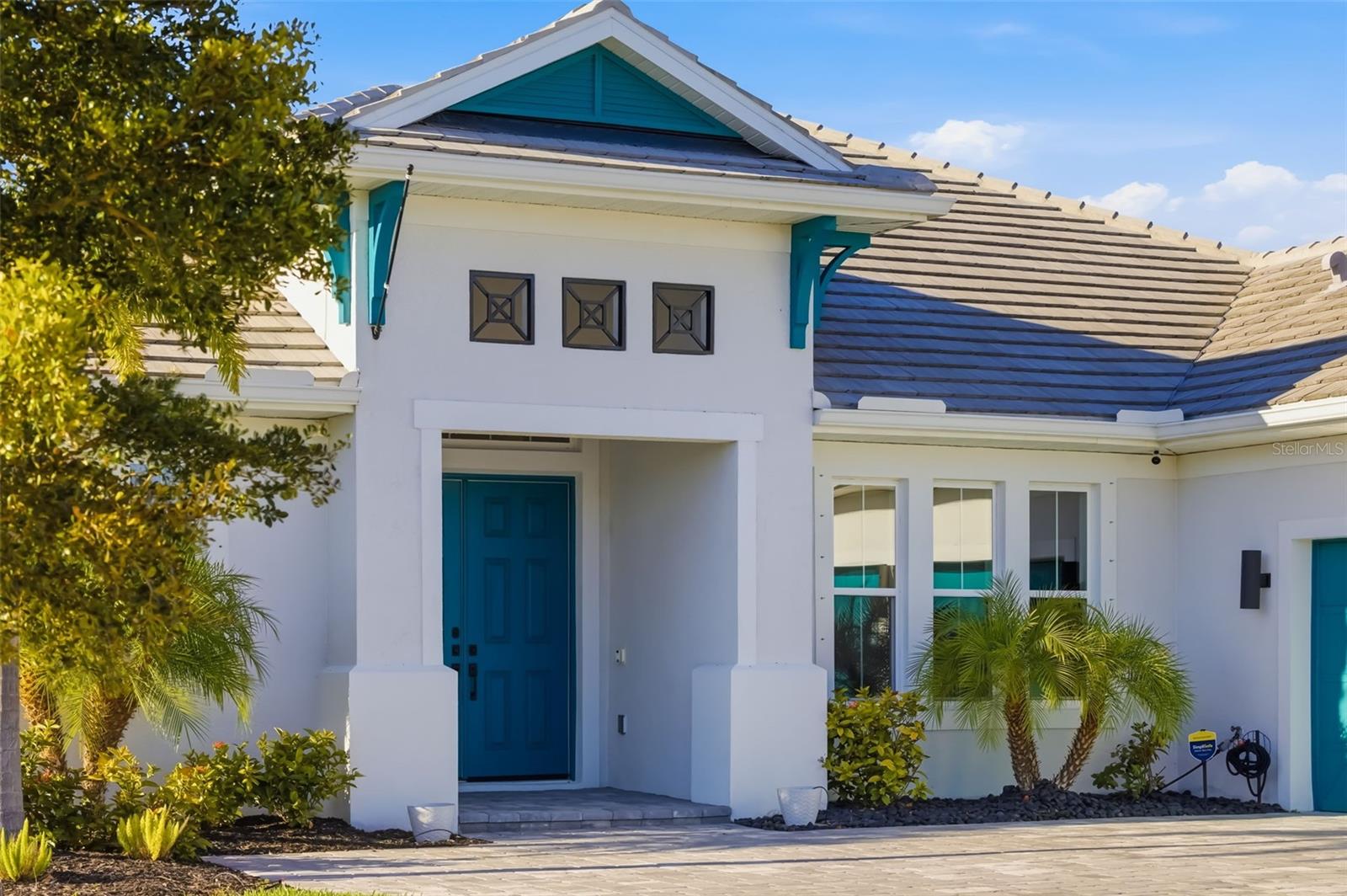4677 ANTRIM DR, SARASOTA, FL — photo 2