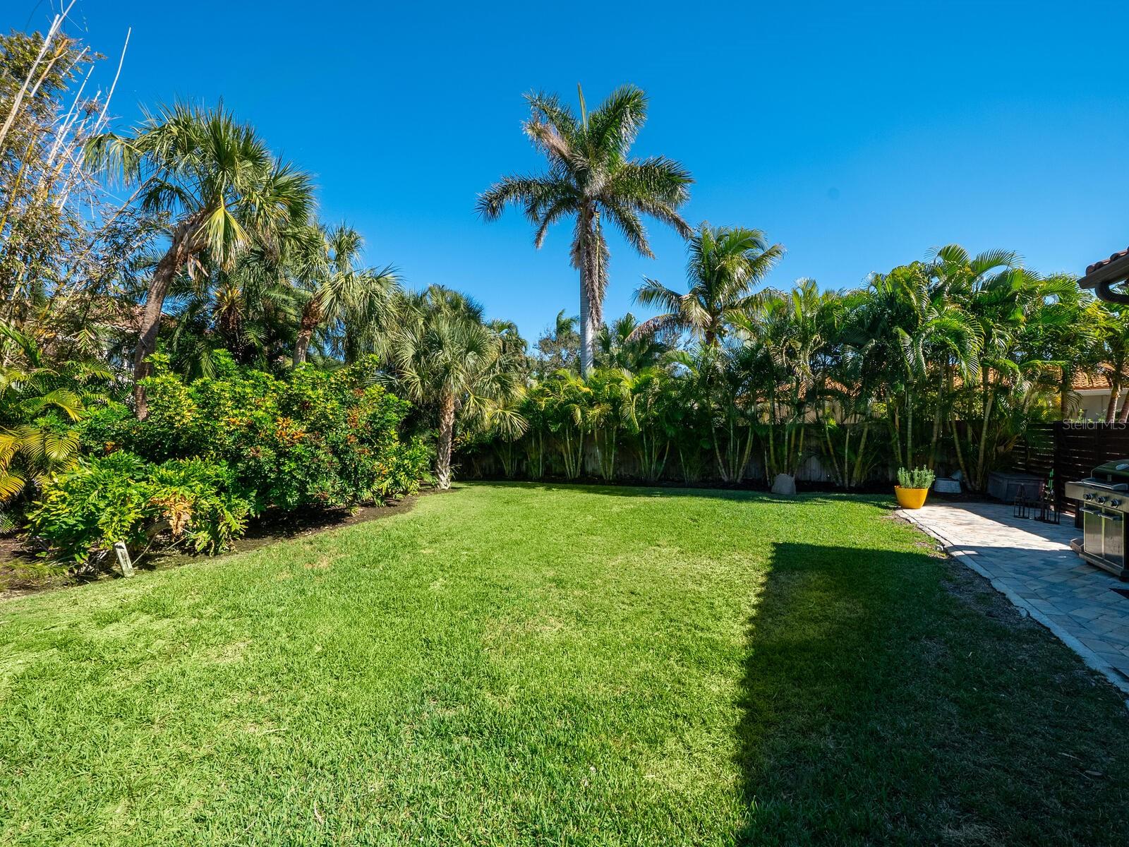 319 BIRD KEY DR, SARASOTA, FL — photo 48