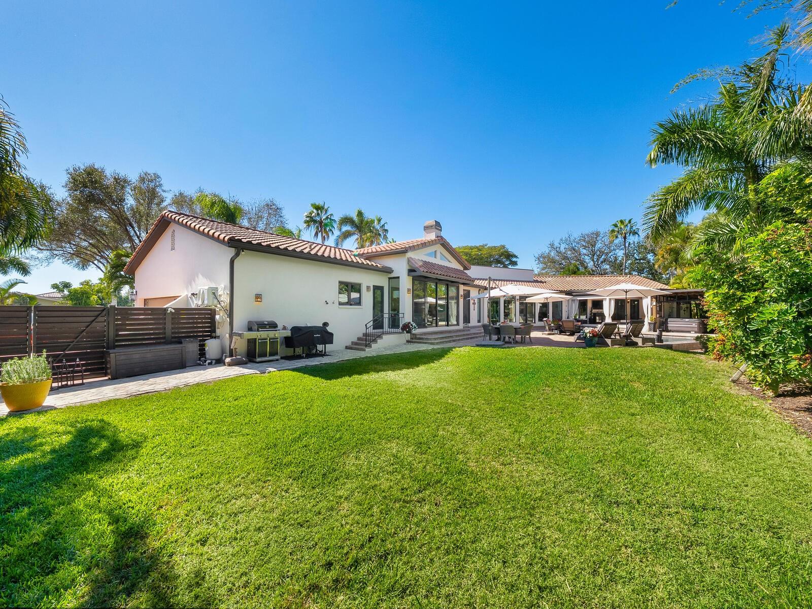 319 BIRD KEY DR, SARASOTA, FL — photo 49