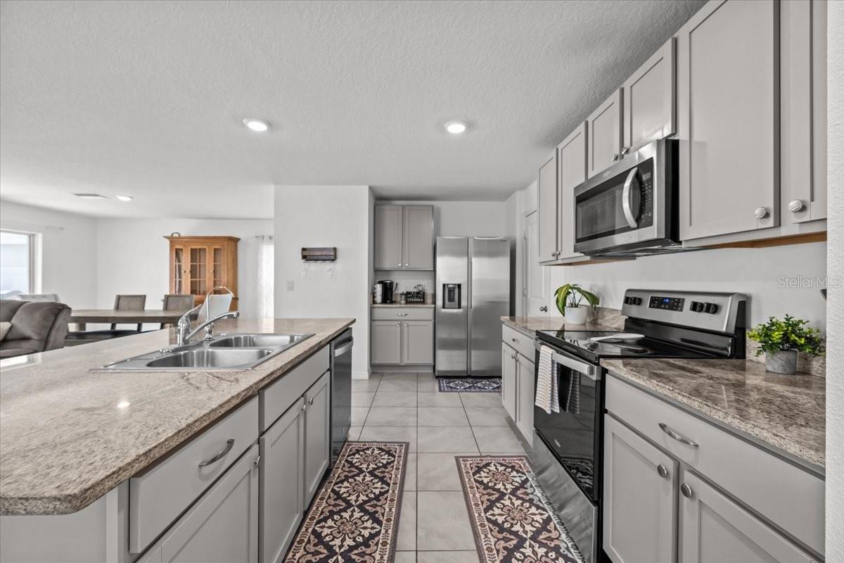 12148 WHITE CYPRESS PL, RIVERVIEW, FL — photo 6