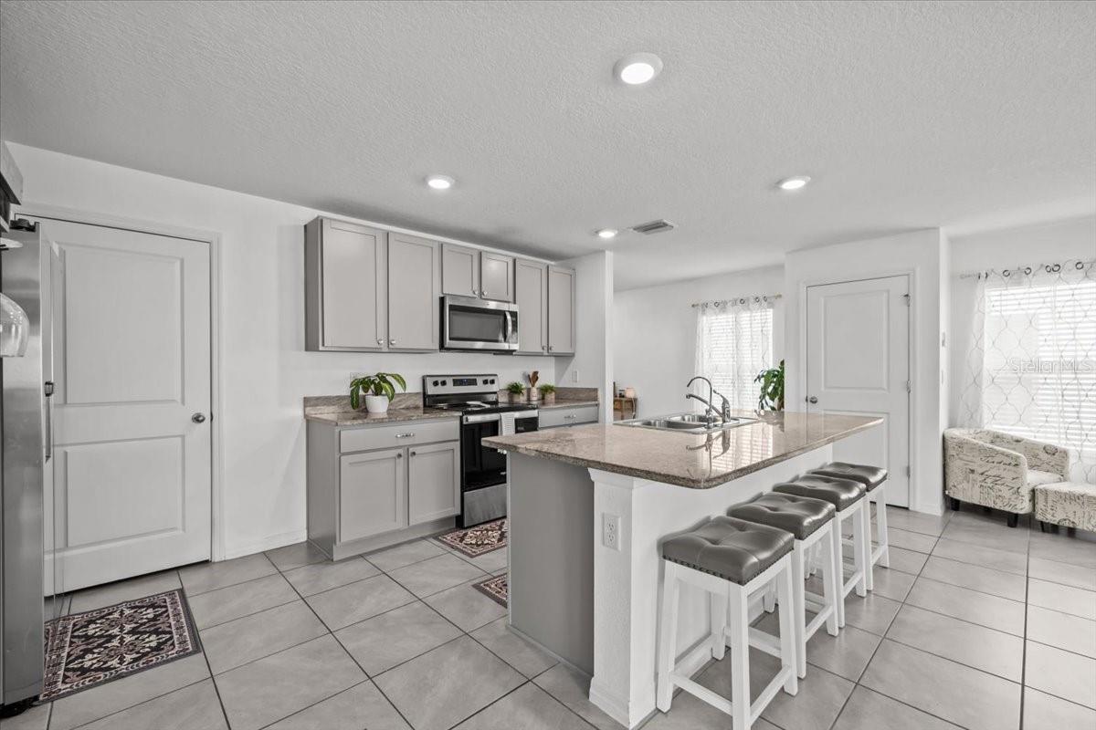 12148 WHITE CYPRESS PL, RIVERVIEW, FL — photo 8