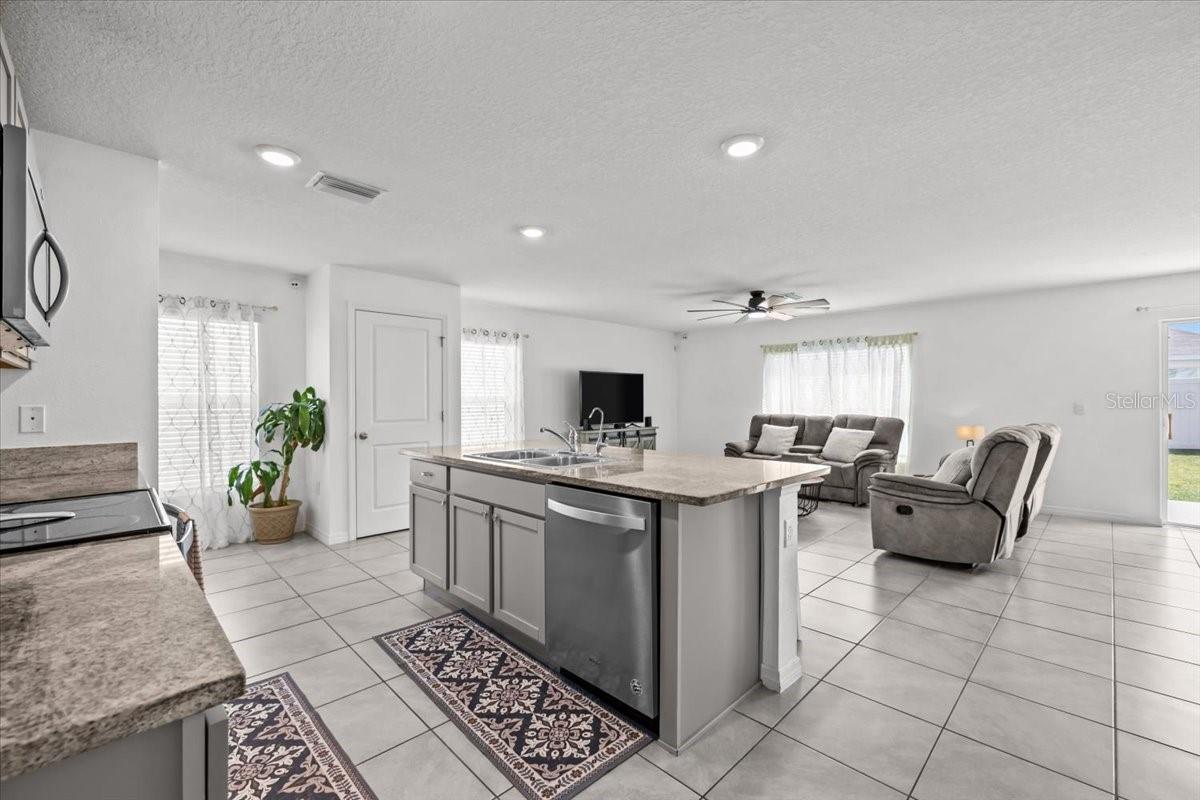 12148 WHITE CYPRESS PL, RIVERVIEW, FL — photo 10
