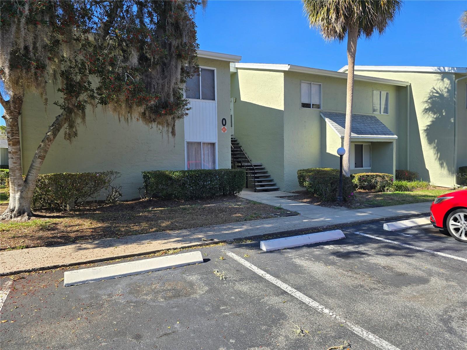 633 SILVER PASS #B, OCALA, FL