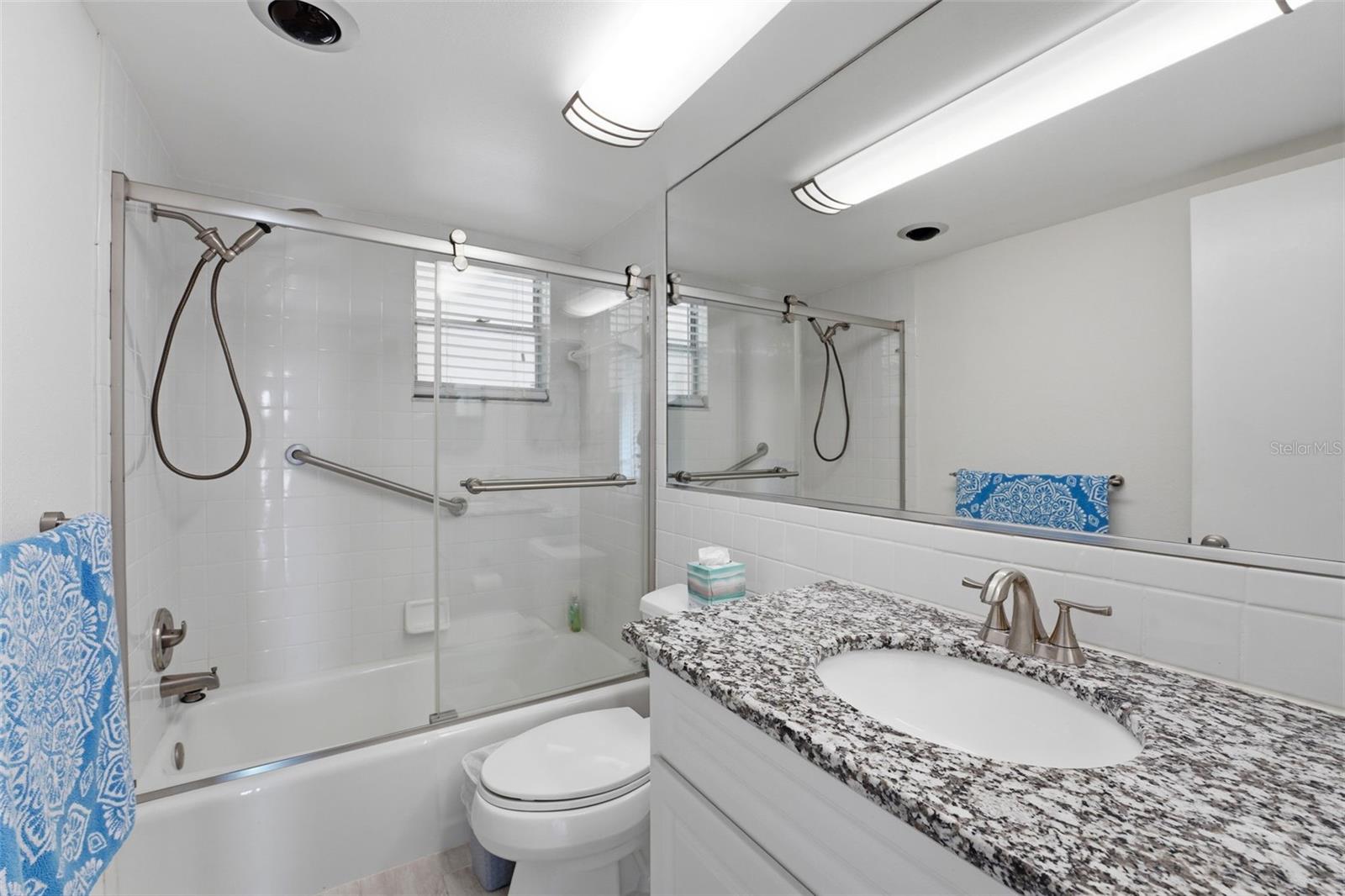 4440 EXETER DR #106, LONGBOAT KEY, FL — photo 15