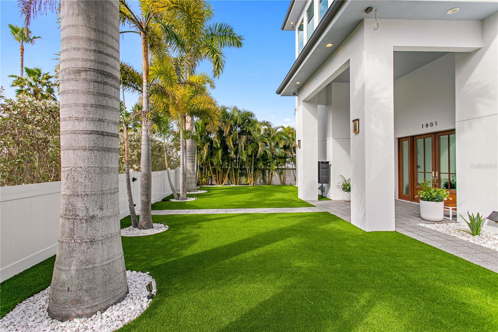 1801 PASS A GRILLE WAY, ST PETE BEACH, FL — photo 4