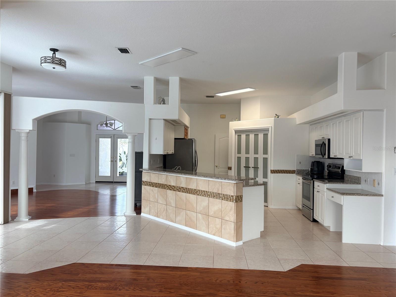 7207 39TH LN E, SARASOTA, FL — photo 9