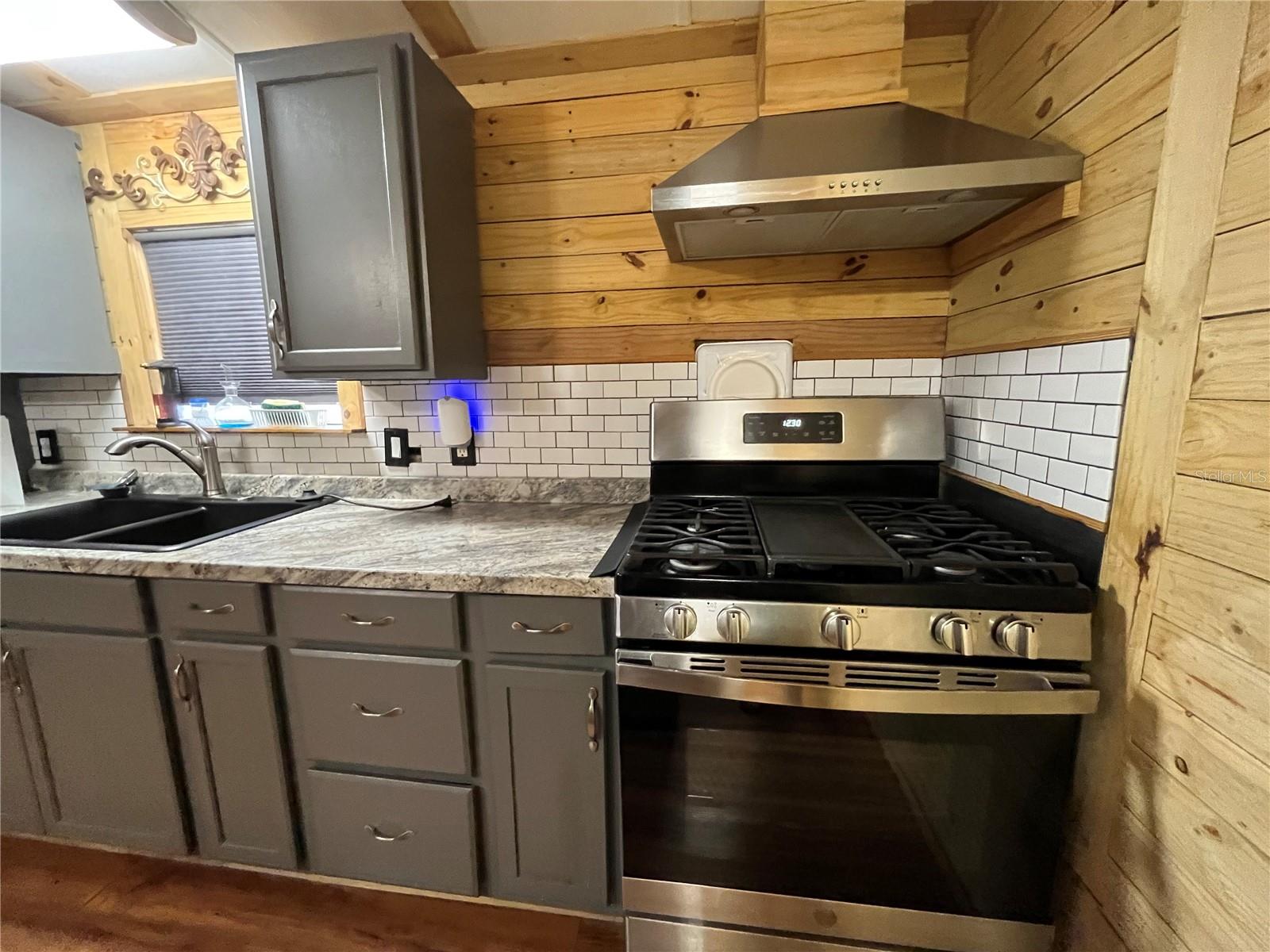 124 W PARKER AVE, BUSHNELL, FL — photo 4