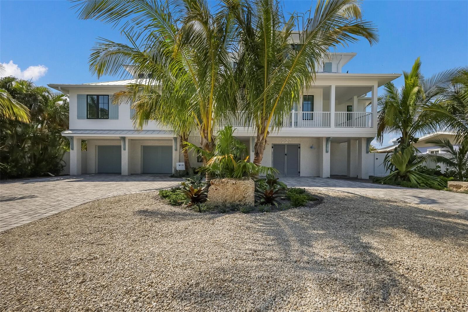227 S HARBOR DR, HOLMES BEACH, FL