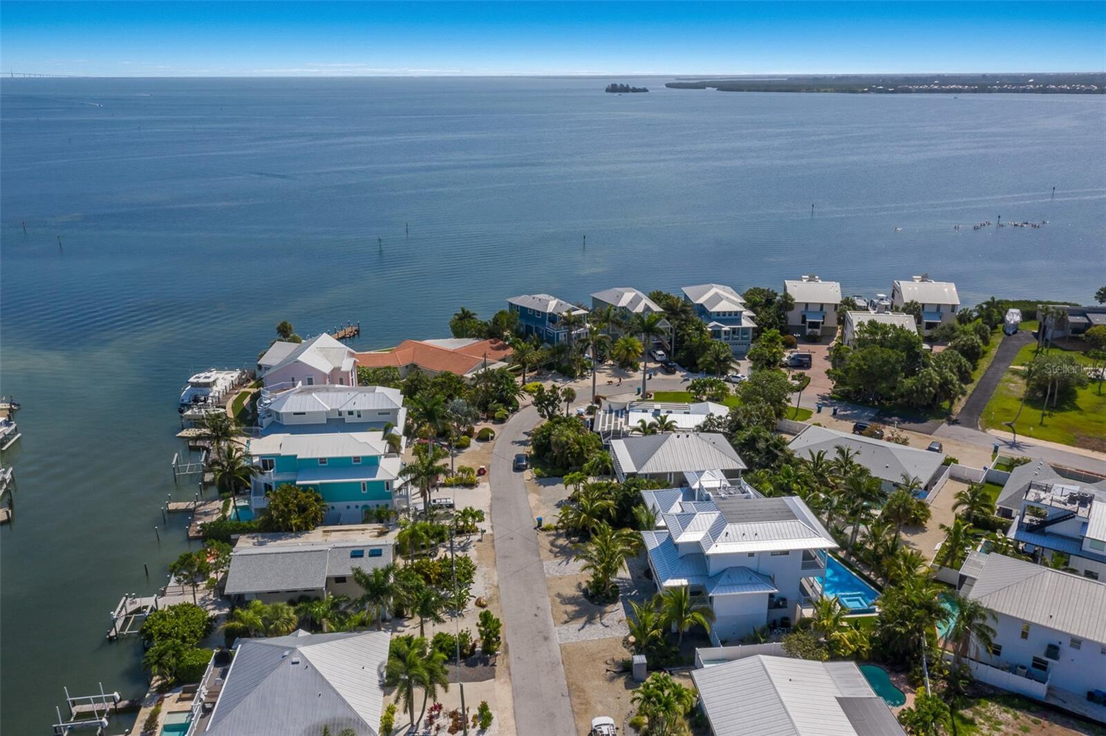 227 S HARBOR DR, HOLMES BEACH, FL — photo 2