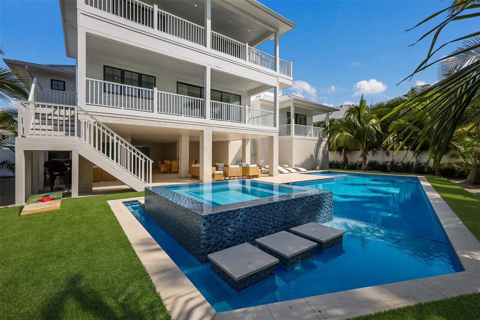 227 S HARBOR DR, HOLMES BEACH, FL — photo 3