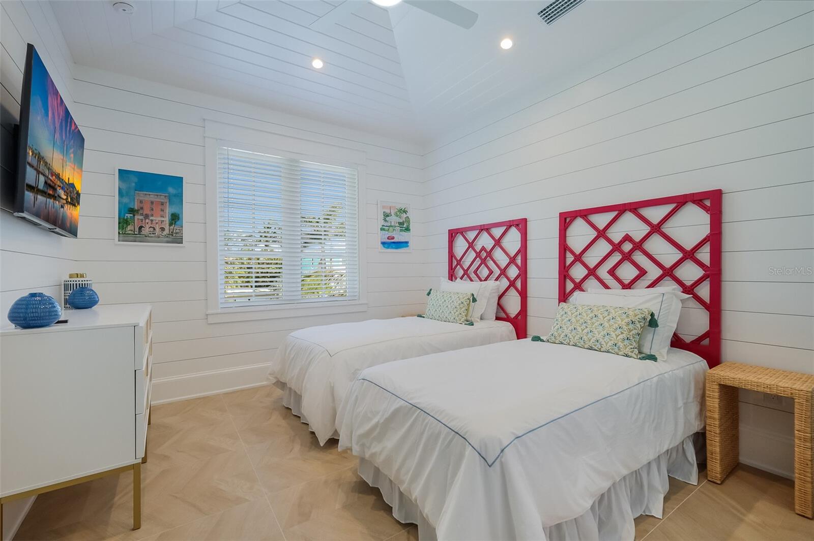 227 S HARBOR DR, HOLMES BEACH, FL — photo 33