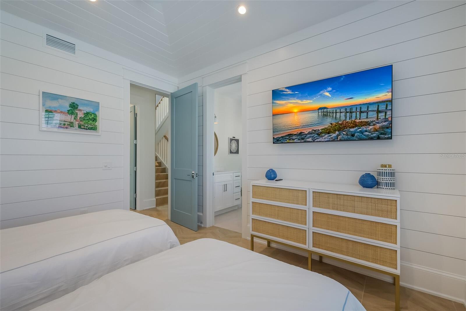 227 S HARBOR DR, HOLMES BEACH, FL — photo 35