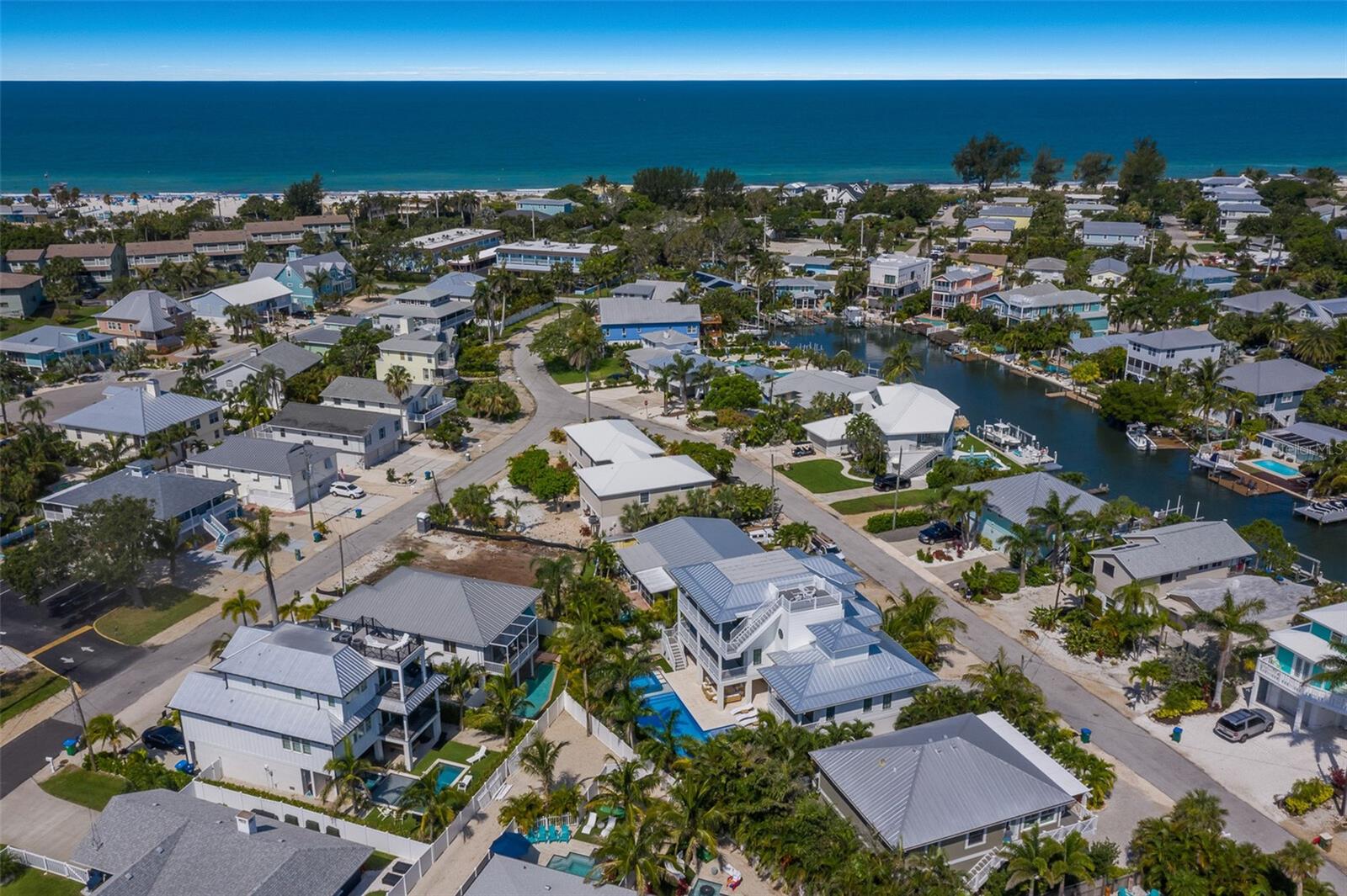 227 S HARBOR DR, HOLMES BEACH, FL — photo 58