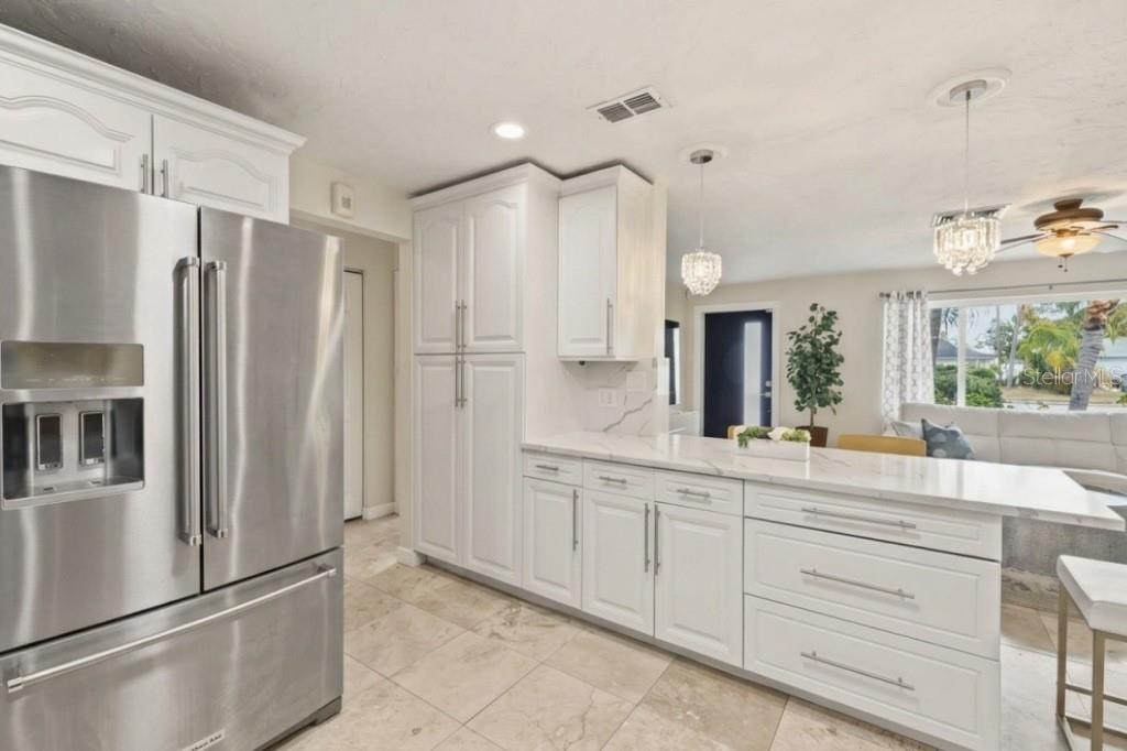 3998 22ND AVE N, ST PETERSBURG, FL — photo 5