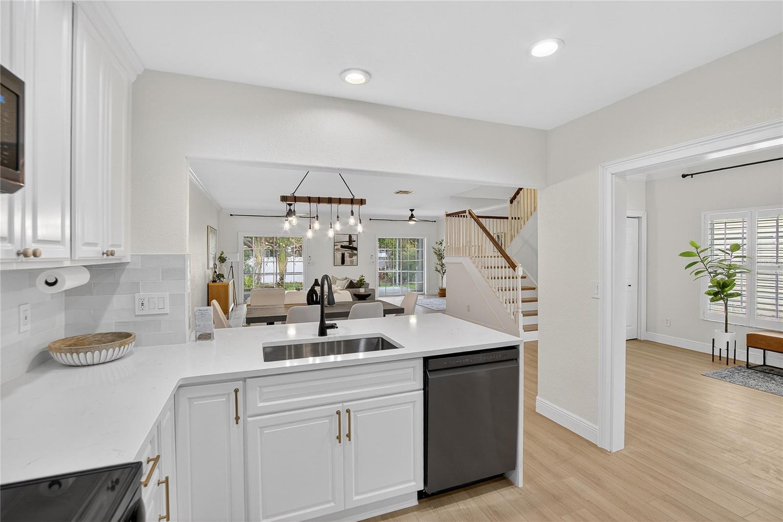 918 WOODBRIDGE CT, SAFETY HARBOR, FL — photo 16