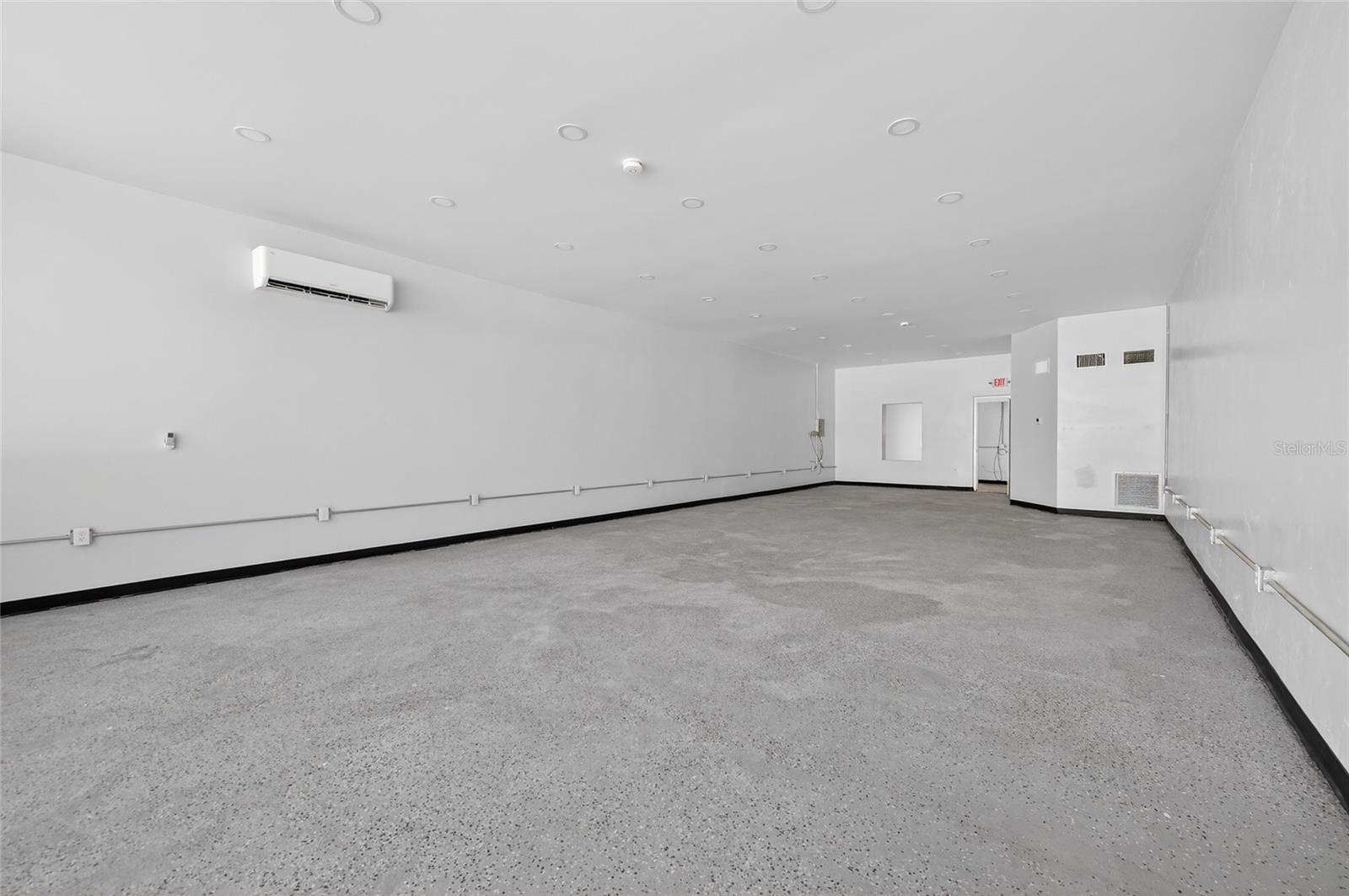 517 W INTERNATIONAL SPEEDWAY BLVD, DAYTONA BEACH, FL — photo 23