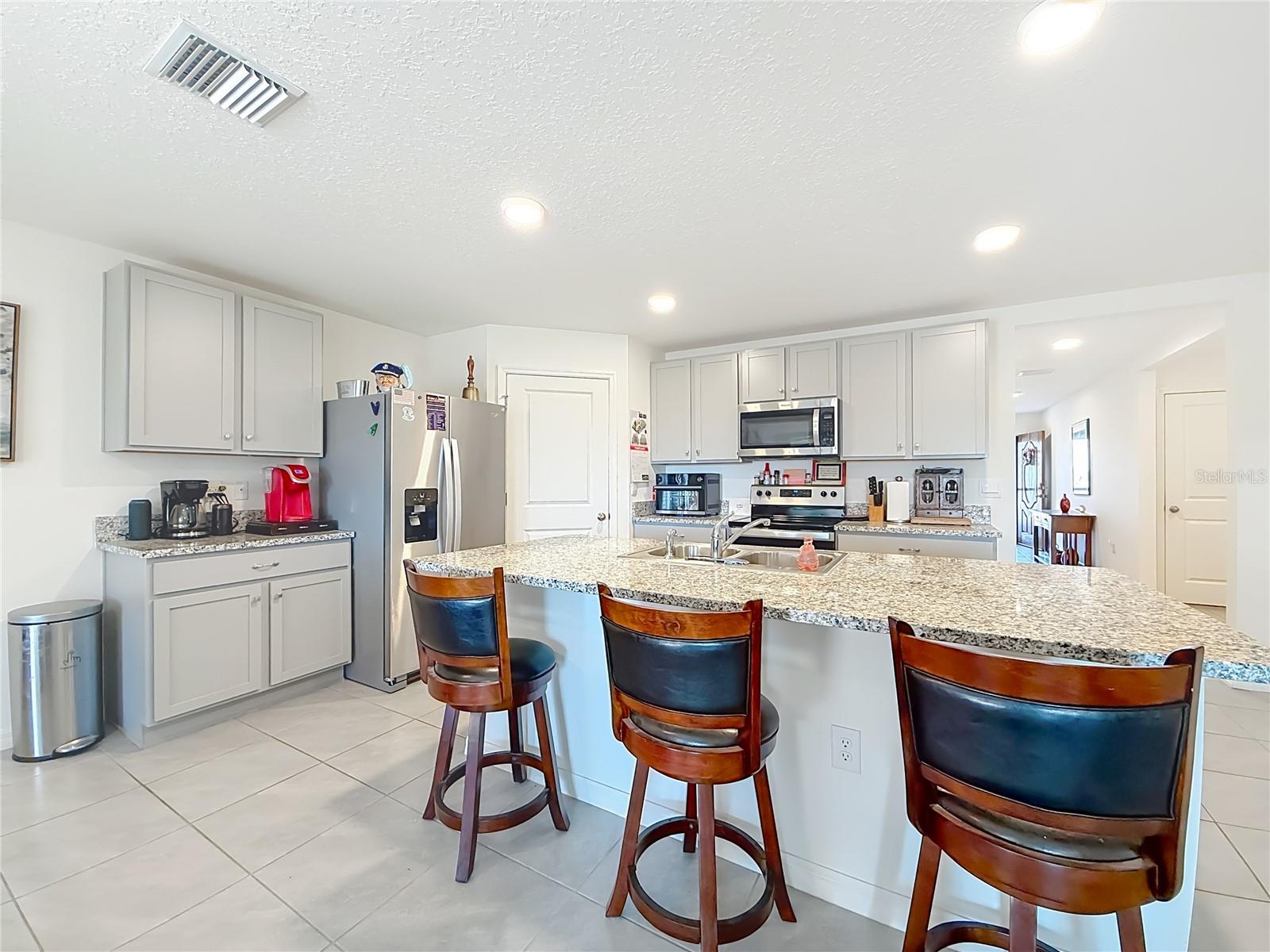 662 W FAIRWAYS VIEW DR, BEVERLY HILLS, FL — photo 11