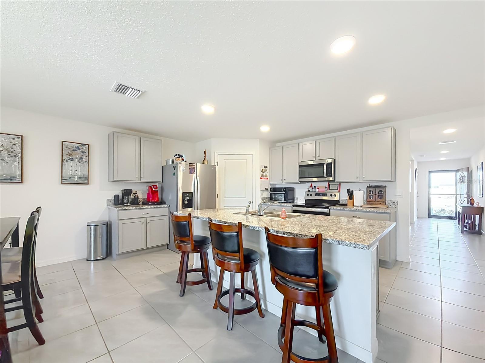662 W FAIRWAYS VIEW DR, BEVERLY HILLS, FL — photo 12