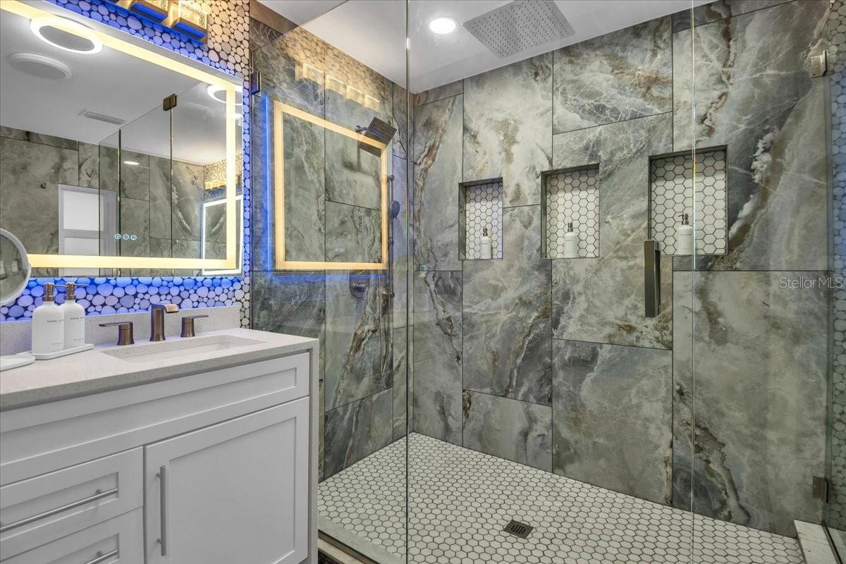 5624 CAPE LEYTE DR, SARASOTA, FL — photo 26