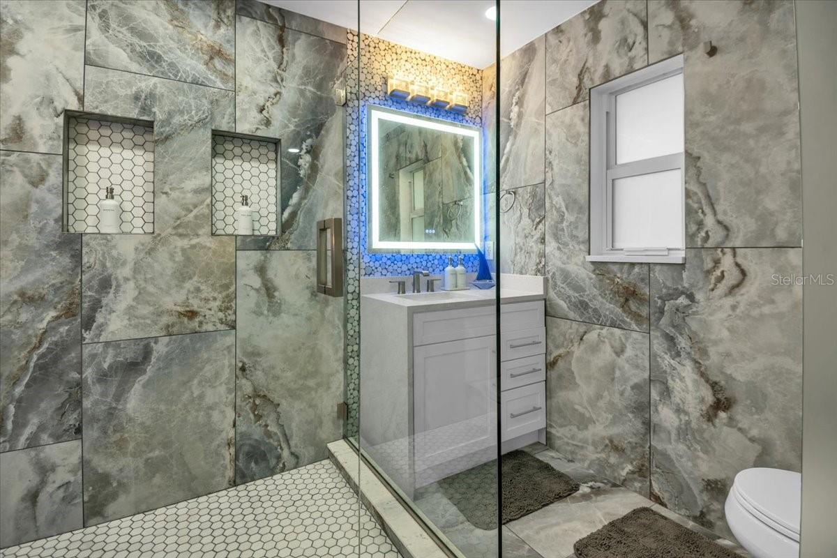 5624 CAPE LEYTE DR, SARASOTA, FL — photo 27