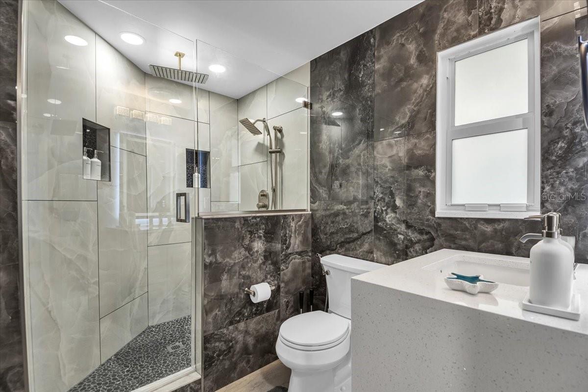 5624 CAPE LEYTE DR, SARASOTA, FL — photo 44
