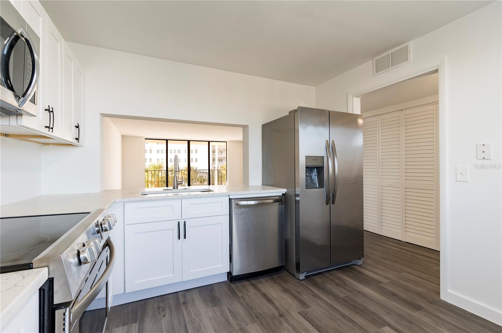 1591 GULF BLVD #203S, CLEARWATER BEACH, FL — photo 9