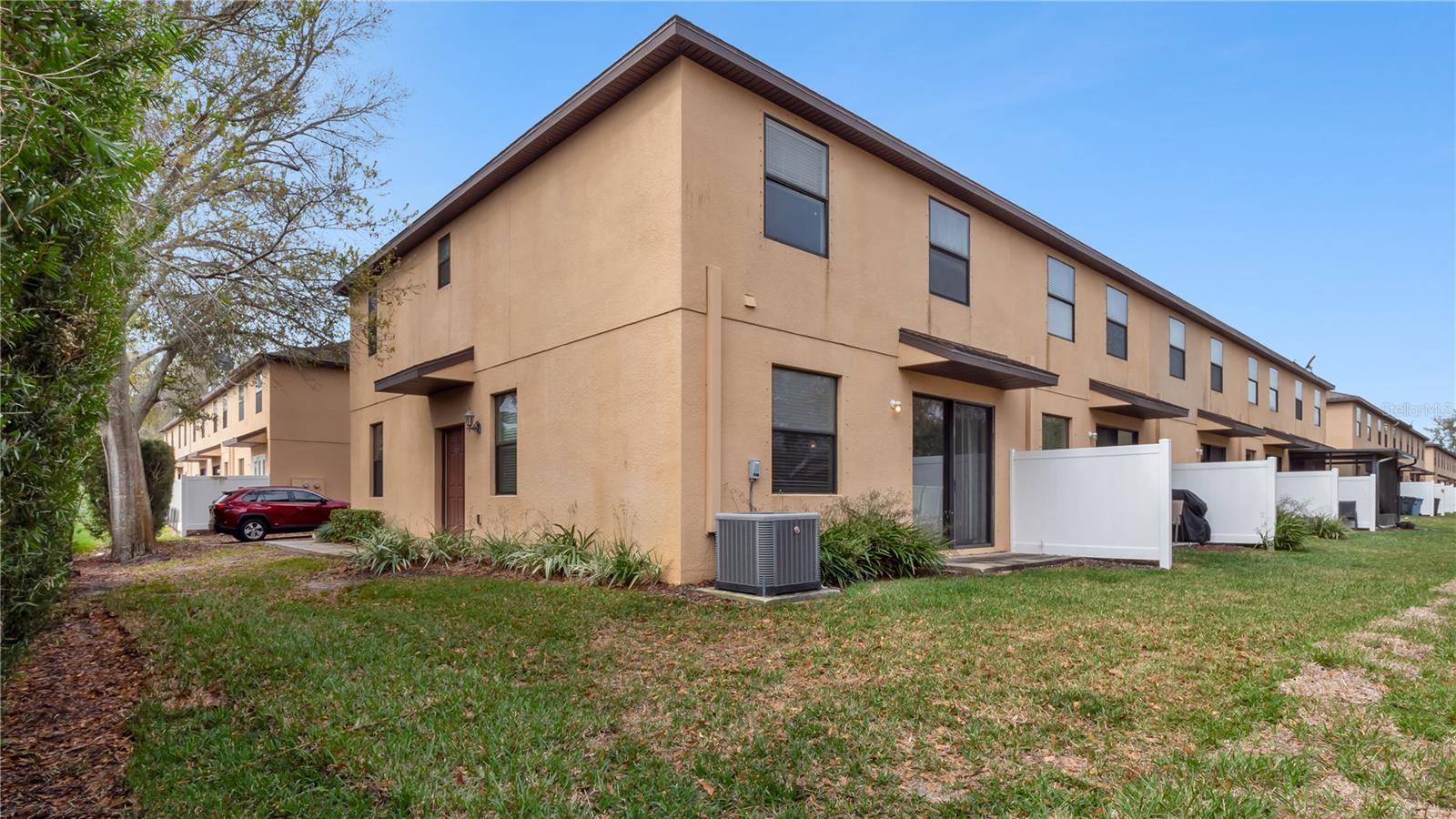 10235 VILLA PALAZZO CT, TAMPA, FL — photo 48