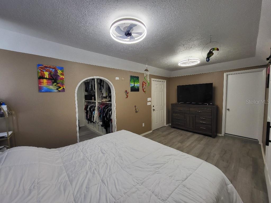 995 EMERALD DR, MOUNT DORA, FL — photo 45