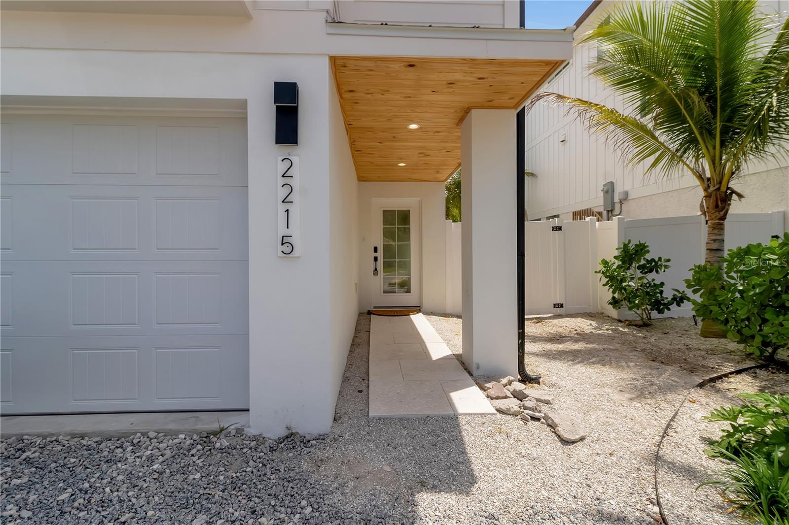 2215 AVENUE C, BRADENTON BEACH, FL — photo 4