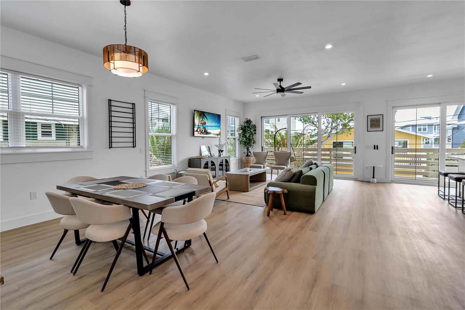 2215 AVENUE C, BRADENTON BEACH, FL — photo 9
