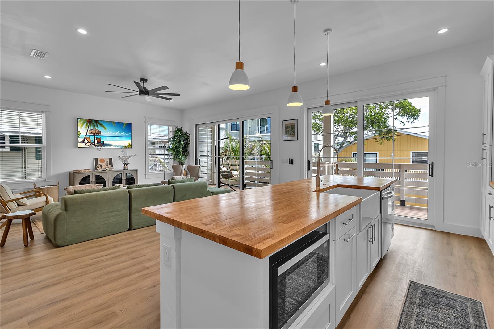 2215 AVENUE C, BRADENTON BEACH, FL — photo 23