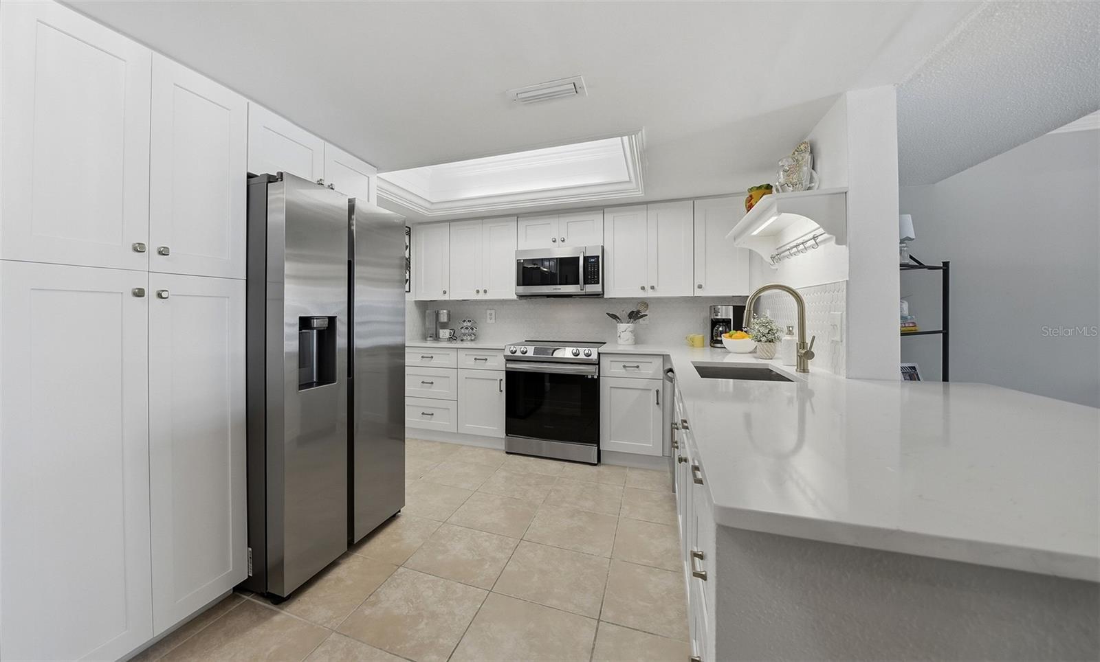 199 WHISPERING SANDS DR #204, SARASOTA, FL — photo 12