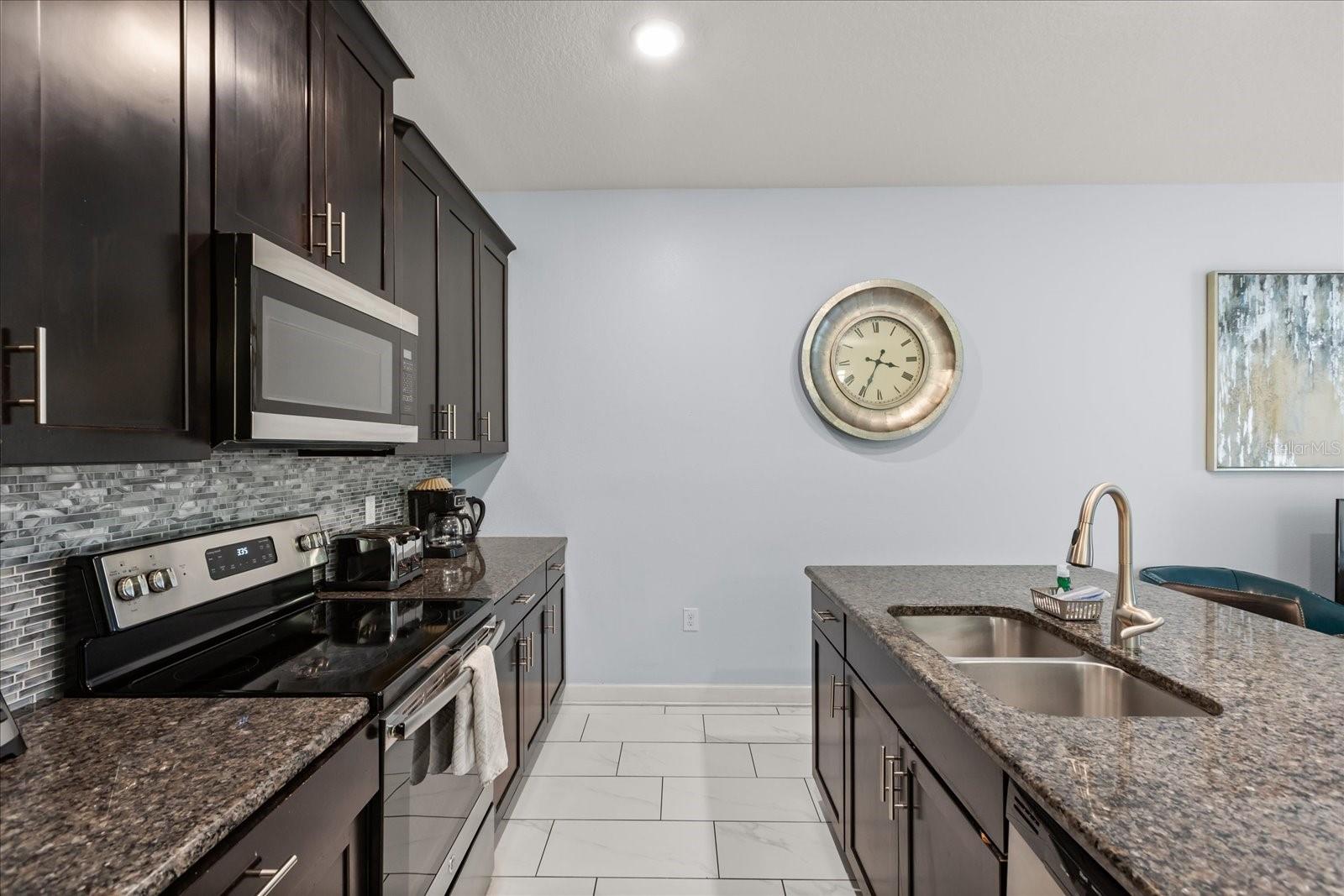 9075 DOGLEG DR, DAVENPORT, FL — photo 6