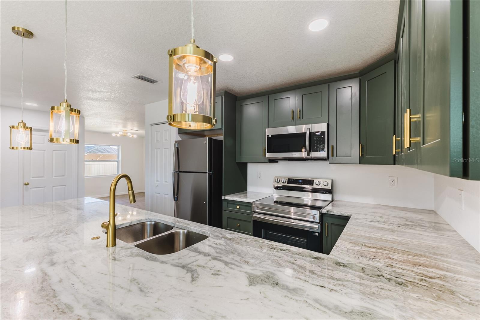 6254 SPINNAKER BLVD, ENGLEWOOD, FL — photo 2