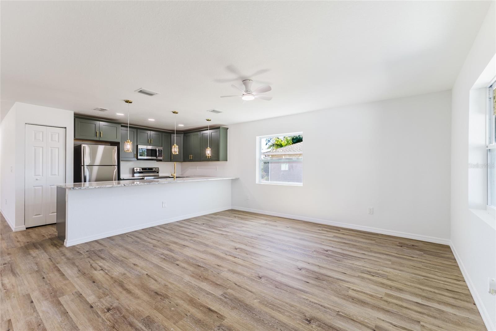 6254 SPINNAKER BLVD, ENGLEWOOD, FL — photo 3
