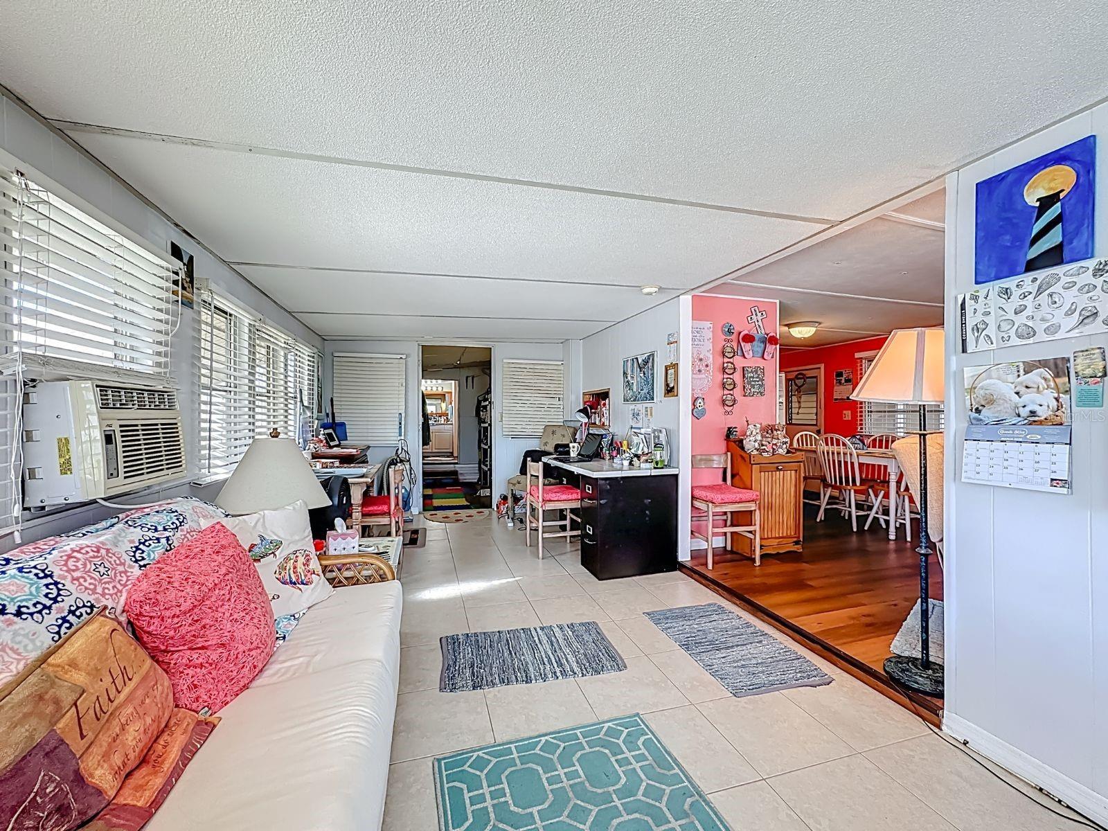 411 TROPIC DR W, PALMETTO, FL — photo 2