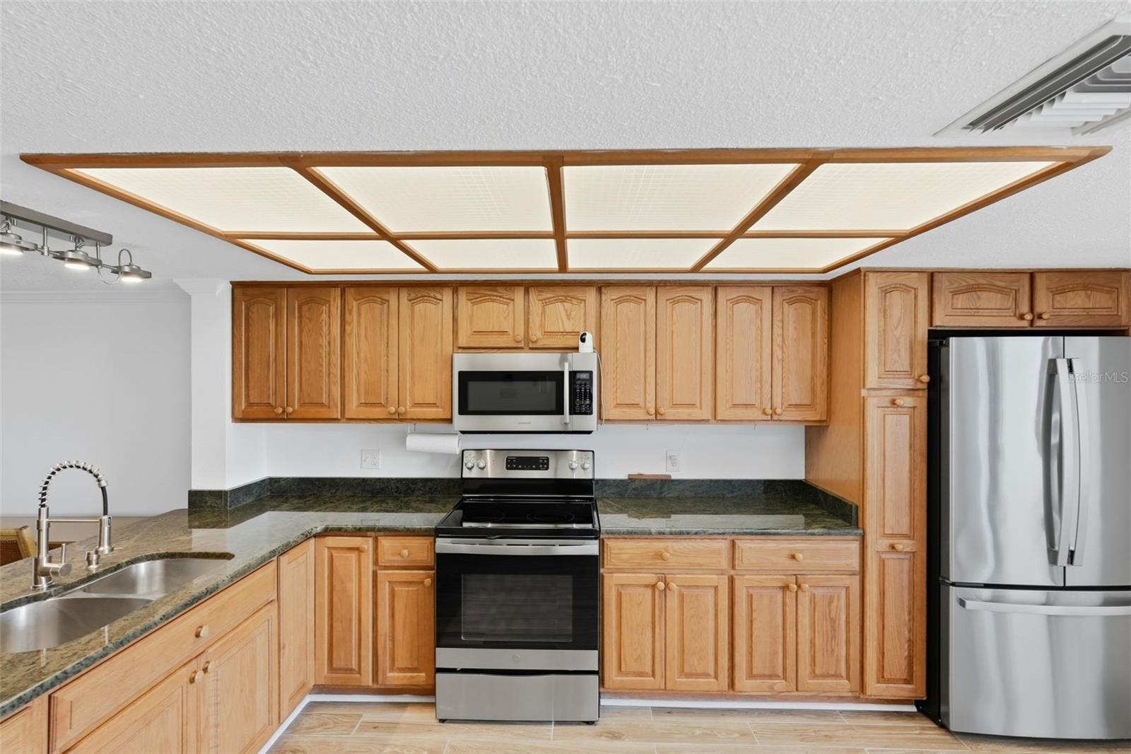 128 1ST STREET E. #102, TIERRA VERDE, FL — photo 23