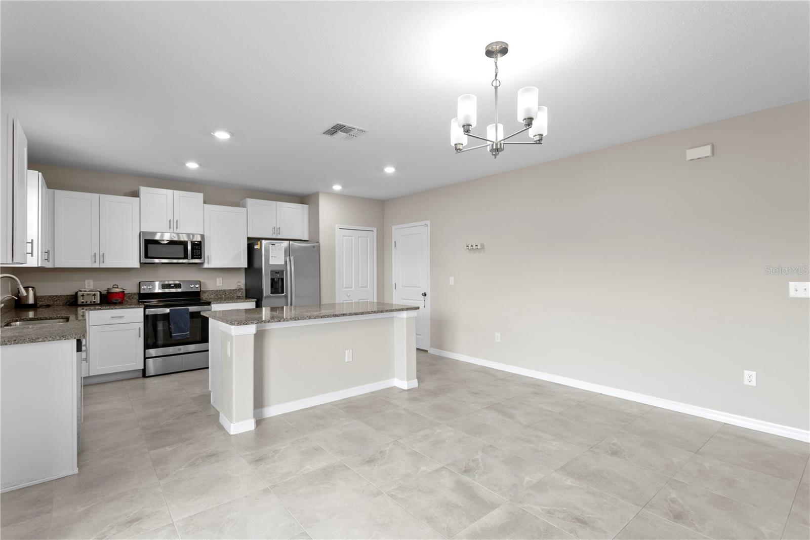 7109 PARADISE ISLAND CT, SUN CITY CENTER, FL — photo 17